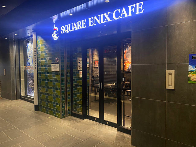 秋葉原スクエニカフェの入口(東西連絡通路内)
