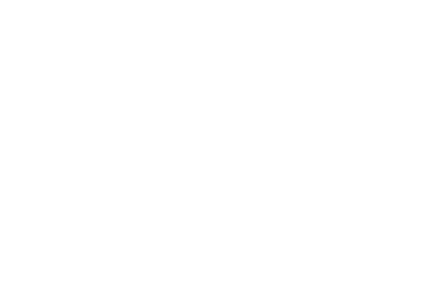 本作のバトルシステム“アクティブ・ディメンションバトル（ADB）”では、フィールド移動時プレイヤーがモンスターや敵と遭遇すると、画面の切り替えや読み込みを挟むことなくバトルがスタートします。モンスターや敵は常にフィールドに表示されているので、バトルに入った場所でのパーティメンバーの位置や地形、周囲の状況に応じて臨場感あふれる自由度の高いバトルが展開されます。