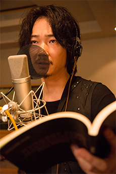 ニックス役　綾野 剛さん