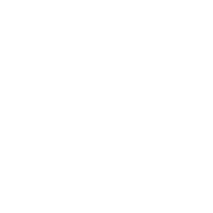 幼いころにエルに流れついたカナタの幼なじみの少女。身体能力も魔力資質も人並みだが、我流の格闘術によってカナタたちとともに街の護衛を行っている。仲の良いカナタとロックには手が出てしまうこともあるが、礼儀正しく、相手を思いやることができる優しい女の子。街にやってきた当初は笑いも泣きもしない少女だったが、カナタとの出会いにより、少しずつ感情を取り戻していった。それゆえ、カナタには深い愛情を示すが、それが友情なのか、恋愛感情なのか、彼女自身にもわかっていない。